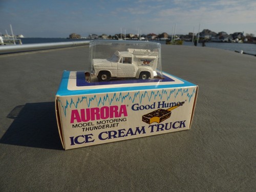 Aurora jet thunder - aurora, t